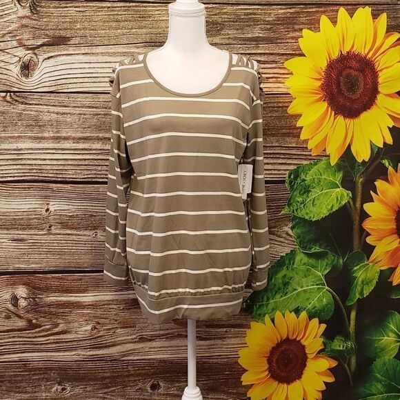 Thyme & Honey taupe pullover top Size Medium NWT - Picture 1 of 8